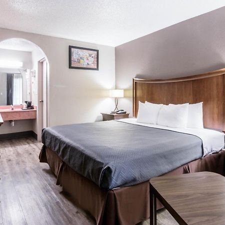 Econo Lodge Гейнсвилл Экстерьер фото