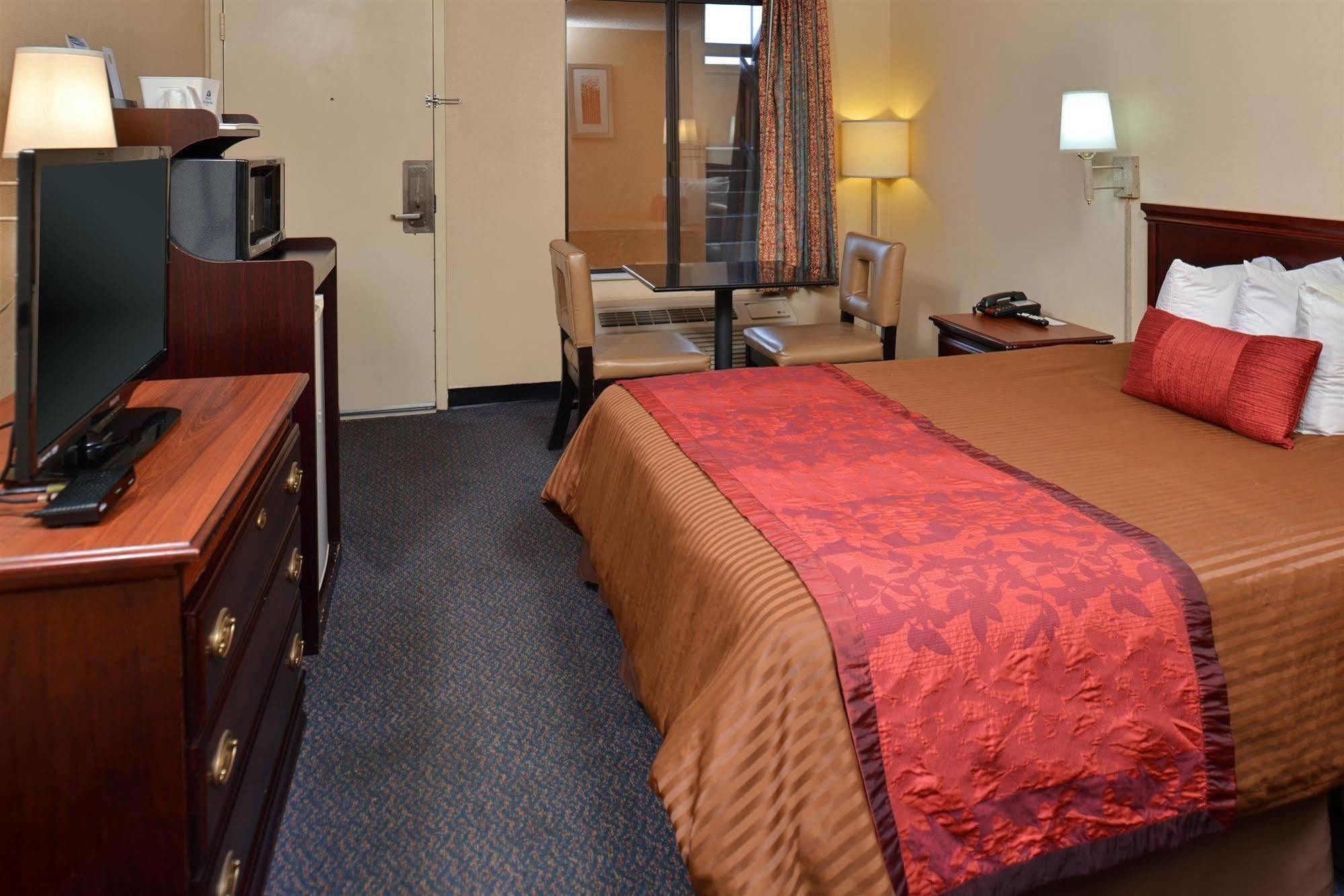 Econo Lodge Гейнсвилл Экстерьер фото
