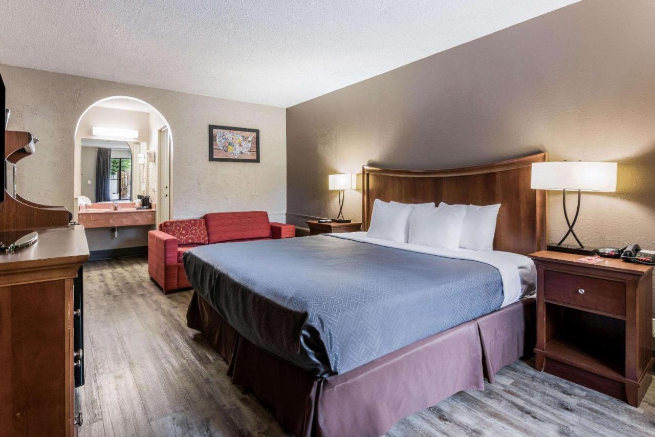 Econo Lodge Гейнсвилл Экстерьер фото