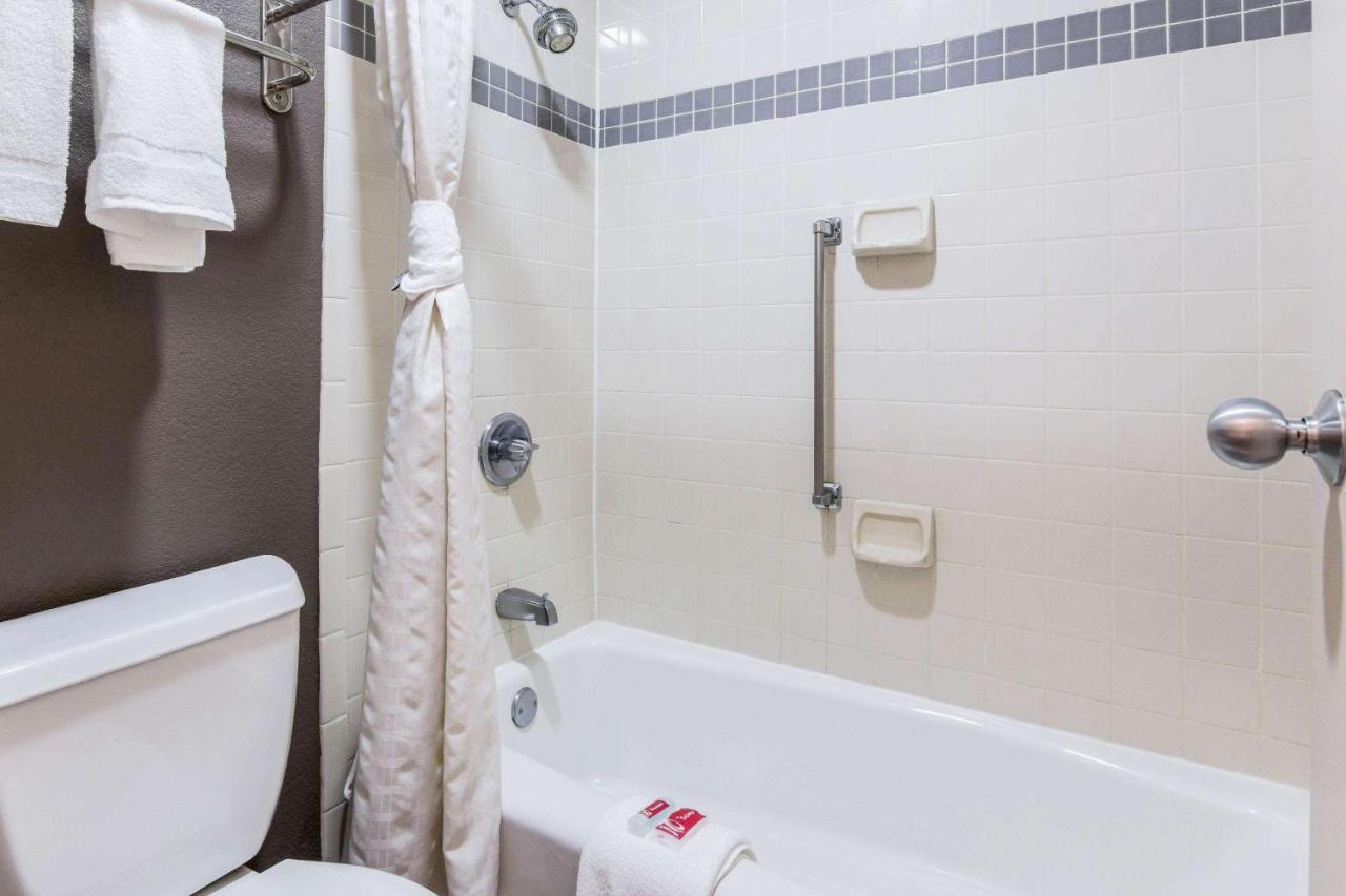 Econo Lodge Гейнсвилл Экстерьер фото