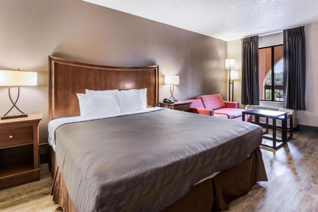 Econo Lodge Гейнсвилл Экстерьер фото