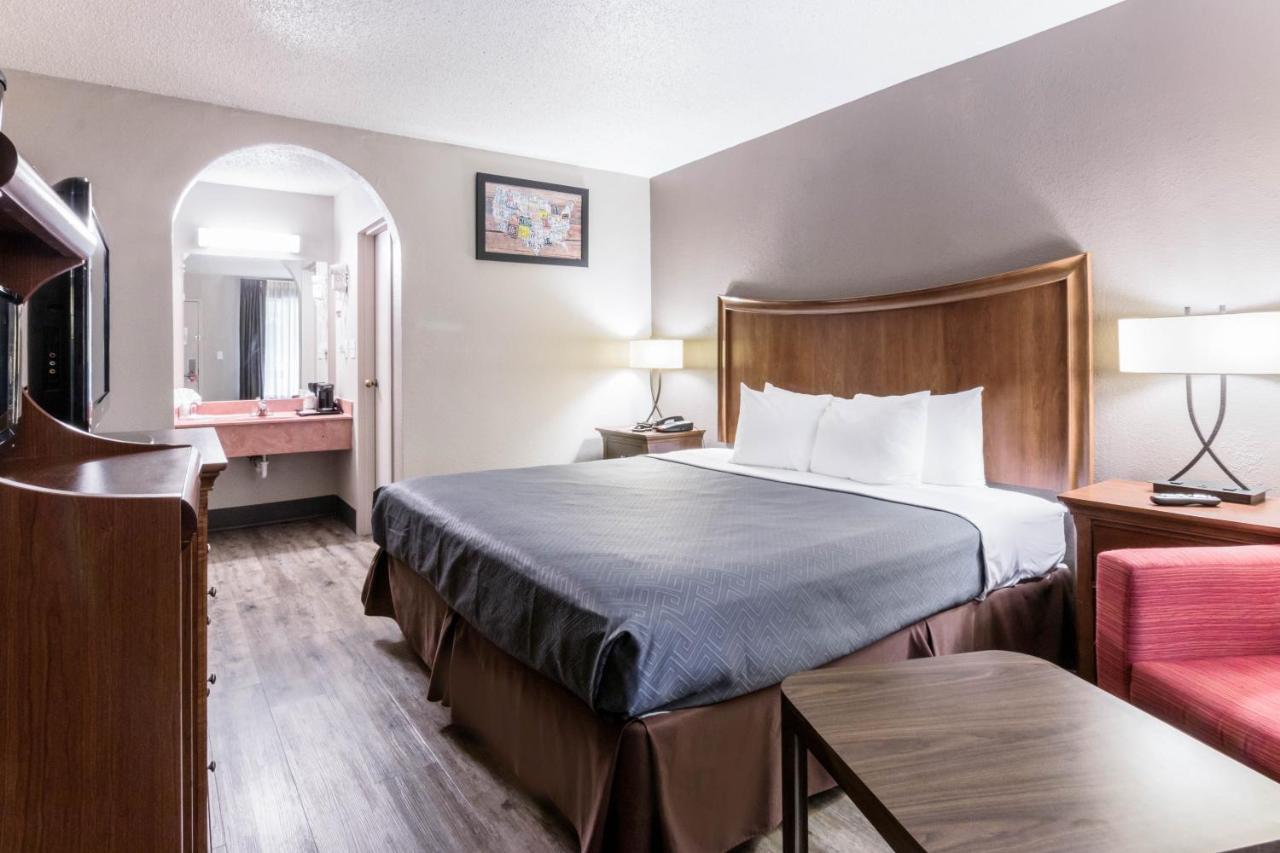 Econo Lodge Гейнсвилл Экстерьер фото